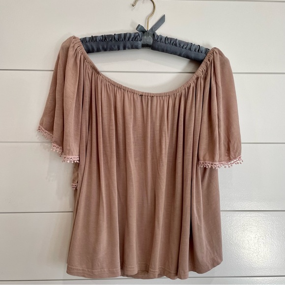 Off the Shoulder Boho Top (M) - Picture 5 of 8